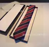Cravatte firmate G Stripe Stampato Cravatta in seta Accessori per cravatte fatte a mano Stile di vendita caldo KUUE