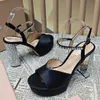 Silver Sandaler Kvinnor Designers Shoes Fashion Crystal Rhinestone Platform Heel