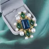 Broches classiques Vintage croix strass perle Badges broches pour femmes hommes mode fête Banquet cristal femmes exquise broche