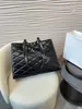 2023 Hög version Luxurys Cowhide Crossbody Bag Famous Designer Messenger Lady Bags Handväska Kvinnlig Tote Satchel Purse Black Gold Silver Chain med Box CM CM