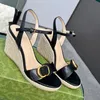 Leren damessandalen met halfhoge hak Slippers Designermode Damesflats Enkelgesp Rubberen zool Muiltjes Zomerstrand Sexy trouwschoenen 34-41 met doos