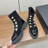 Designer Luxury Boots Women Shoes Platform Bas Comfort präglade patentlädermärke Stövlar Black Pinkwinter Fashion Motorcykel Martin Stövlar Kvalitet 35-42