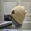 Bonnet S Designers Nouvelle Mode Hommes et Femmes Double Tricoté Chapeau Casquette De Laine Quotidien Casual Polyvalent Attrayant Personnalité Couleur