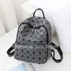 Diamond Men and Women 2024 Tote três mansões Mesmo estilo mochila geométrica com luminosa para mudança de cor Moda de grande capacidade