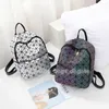 Diamond Men and Women 2024 Tote três mansões Mesmo estilo mochila geométrica com luminosa para mudança de cor Moda de grande capacidade