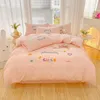 Bedding sets Cute Cartoon Duck Rabbit Bear Decal Children S Set Double Bed Large Duvet Cover Sheet Pillowcase Four Piece 231027