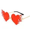 Solglasögon mode kvinnor Rimless Heart Flame Shape Pearl Luxury Gradient Sun Glasses Novel Metal Frame Gereglasses glasögon