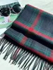 Neuer Winterdesigner-Schal-Frauen-Netto Red Doppy Side-Letter Tassel 100% Kaschmirschal Frauen Schal Labbe alle passen lang