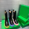 Designer-Damen-Reifenstiefel aus echtem Leder, Kristall, für den Außenbereich, Martin-Stiefeletten, modische, rutschfeste Plateaustiefel, grüne Sohle, Gummi, rund, dreifach schwarz, Ebenholz-Stiefelschuhe