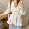 Kvinnors blusar Superaen Korea Chic Autumn Niche V-hals split fold midja pärla utsmyckad långärmad vita skjorta toppar
