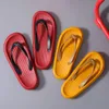 Slippare Flip Flop Women's Summer Slippers Men's Home Cool Slippers Anti Slip Clip Feet Feel Dung Wear Tisters Beach Shoes 231027