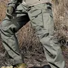 Mäns byxor Taktiska lastbyxor Mens Multi-Pockets slitsträckta militärbyxor utomhusträning Vandring Fiske Casual Loose Pants Man 231027