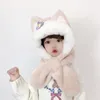 Écharpes Automne Hiver Dessin animé Chapeaux pour enfants Écharpe Un chapeau de Père Noël chaud Protection des oreilles de bébé Petit bois en peluche pour garçons filles