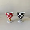 Canecas Preto e Branco Checkerboard Cerâmica Caneca Europeia Clássica Pintada à Mão Vermelha Pés Altos Xícaras de Café Casal Decoração de Casa