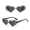 Outdoor Eyewear 2023 Fashion Heart Shaped Sunglasses Women Personality Large Frame Glitter Diamond Love Summer Glasses