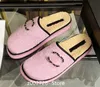 Luxury Slide Paris Designer Pantoufles pour femmes Laine pour femmes Automne et hiver Sandales de lettre de chaleur moelleuses Pantoufles confortables en peluche pour filles Chaussures de créateur à canal 2C c