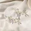 Orecchini pendenti Cristallo di latte Set di colori argento Fiori fatti a mano Accessori da sposa Gancio Perle per le orecchie Gioielli di moda per donne Ragazze
