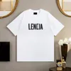 Herr designer t-shirt mode casual street kvinnor alfabet tryck kort ärm lyxiga mäns hiphop semesterkläder storlek