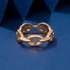 V Goud H Varkensneus Coole stijl Uitgeholde ring in Lichte luxe Geavanceerd gevoel Eenvoudig Veelzijdig ontwerp Mode