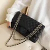 Kvinnors lyxväska butik 80% Factory Wholesale Retail 2023 New Women's Net Red Korean Single Shoulder Trend Crossbody Bag Diamond Lattice Brodery Square5