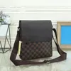 Designerskie torby na ramię Mężczyźni Torba Luxury Messenger Cross Body Bag for Man Oryginalna wodoodporna tkanina spadochronowa torebka vuttons sacoche