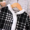 Set di abbigliamento Bambini Autunno Inverno 2 pezzi Vestito per ragazze Piccolo e profumato peluche Mezza gonna adatta per bambini Vestiti caldi a quadretti