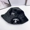 Inverno caldo designer cappello a secchiello berretto moda addensare casual aderente classico 2023 cappelli a cuffia con teschio per donna 5 colori