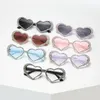 Outdoor Eyewear 2023 Fashion Heart Shaped Sunglasses Women Personality Large Frame Glitter Diamond Love Summer Glasses