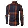 Mäns casual skjortor Spring and Autumn Youth Checkered Korean version Slim Fit Long Sleeve Borsted Shirt Trend