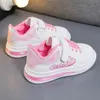 Stiefel Kinder Schuhe 2023 Sommer Kinder Mode Casual Sport Haken Schleife Liebe Stickerei Prinzessin Mädchen Turnschuhe Vielseitig 231030