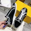 2024 Scarpe casual Nuova scarpa bassa con suola piatta Scarpe da tavola sportive e casual da donna a contrasto bianco nero