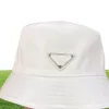 Bucket Hat Casquette Designer stjärnor med samma avslappnade utflykt Flattop Small Brimmed Hats Wild Triangle Standard Ins Basin Cap7602319