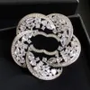 Kadınlar Broş Pin Marka Mektubu Broşlar 18K Altın Kaplamalı Gümüş Bakır Takı Kalp Şekli Broşlar Düğün Partisi Elbise Aksesuarları Lüks Hediye