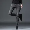 Mens Jeans Men's Jeans Designer Luxury Hong Kong modemärke jeans, mäns smala fit leggings, höst- och vinterstil, koreansk stil trend, barn, mångsidiga avslappnade byxor uowk