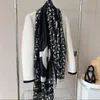 Scarves Spring and autumn European men and women's black and white scarf outdoor travel