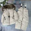 Neue Baby-Daunenjacke für Kinder, Anzug mit Kapuze, Größe 90–160, warmer Mantel mit Pelzdekoration und Daunenhose mit Riemen, 25. Okt