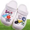 30200PCS Whole Random Cartoon Pig Shoes Charms Animal Buckle For Kids Xmas Party Gift Shoe Decration Accessories8603113