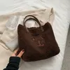 Sacs de soirée Femmes Mode Peluche Lambswool Sac à main Sac à bandoulière Filles Mouton Mignon Doux Dames Fausse Fourrure Designer Sac fourre-tout Femme Sac sous les bras 231030