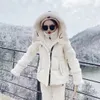 Colthing mackages Collection de mode Design luxe femmes CYRAH col montant court Ski vers le bas hiver chaud