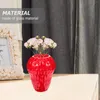 Vasen dekorative Erdbeer -Form -Vase -Glasblütenanordnung Halter Topf
