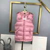 ニューキッズダウンベスト高品質の赤ちゃんのノースリーブフード付きジャケットサイズ110-160チェストロゴデコレーションチルドレンウエストコートOct25