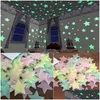 Adesivi murali 3D Stella Luna Adesivo luminoso fluorescente Glow In The Dark Stars Decalcomania decorativa in PVC ecologico per bambini Camerette Dro Dhrmq