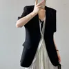 Kvinnors kostymer 2023 Summer Short Sleeve Blazer Design Feel Mock Two Piece Patchwork Shoulder Pad Suit Pocket Clothing Female 80819