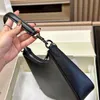 Utsökt retro lyxig designer hobo väska hantera tygväskan plånbok nylonbälte matel logotyp vintage mjuk crossbody vit svart grå daglig shoppingväskor