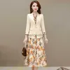 Grundläggande avslappnade klänningar Kvinnors modeklänning 2023 Spring Autumn New Floral Suit Coat Midi kjol Tvådel koreanska eleganta formella tillfällen klänningar yq231030