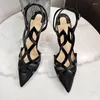 Sandales d'été en maille noire respirante, cravate croisée pointue, chaussure unique, talons hauts fins, robe de banquet en cuir véritable pour femmes