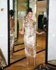 Kobiety ubierają się Yousef Aljasmi Evening Naomiakkie w Schiaparelli Crystal Tassel Couture autorstwa Danieloseberry na światową premierę WannadanceMovie