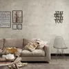 Fondos de pantalla Estilo industrial retro Bronceado Papel tapiz liso Tela no tejida Rollo de papel de pared de lujo ligero para la decoración del dormitorio de la sala de estar