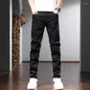 Jeans para hombres Verano Negro Hombres Casual Slim Fit Pantalones de mezclilla rectos Estilo coreano Pantalones de color sólido simple