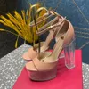 Damskie Clear Crystal Sandals Patent skórzany kwadratowy palec kasetowy Pasek na obcasie Czubki Blokowe Obcasy 155.5 cm Projektanci Buty wieczorne